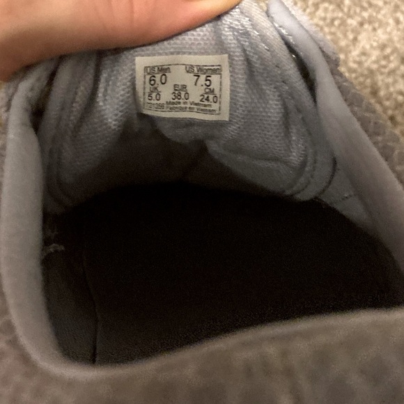 Purple Vans - Picture 3 of 4